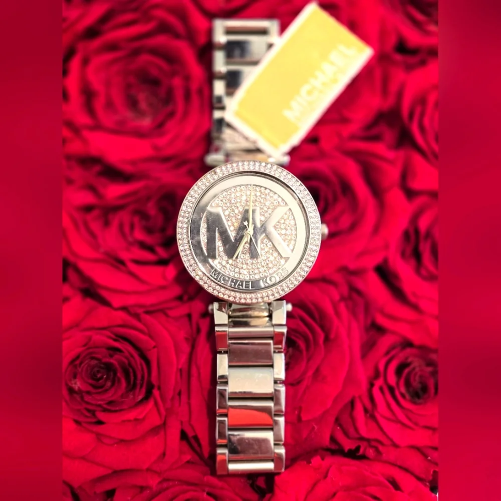Michael Kors Silver Watch - Picture 6 of 7